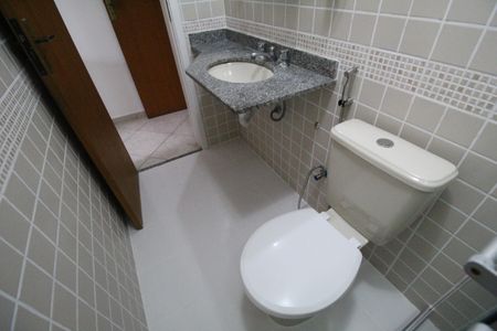 Casa de condomínio para alugar com 105m², 3 quartos e 1 vagaBanheiro da suíte 1