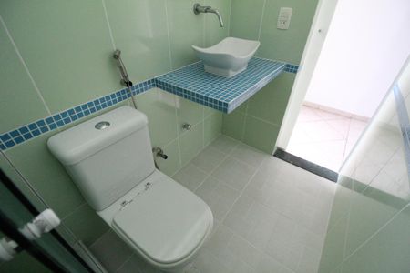 Casa de condomínio para alugar com 105m², 3 quartos e 1 vagaBanheiro da suíte 2