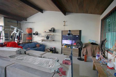 Casa à venda com 232m², 2 quartos e 4 vagasSala