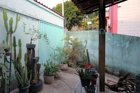 Casa à venda com 232m², 2 quartos e 4 vagasVaranda