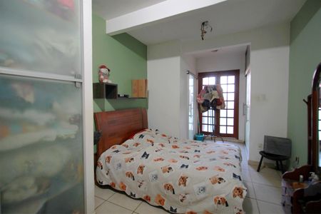 Casa à venda com 232m², 2 quartos e 4 vagasSemi suite 1