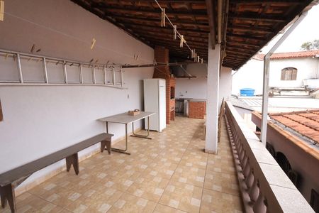 Casa à venda com 250m², 3 quartos e 4 vagas Casa à venda com 250m², 3 quartos e 4 vagasÁrea comum - Churrasqueira