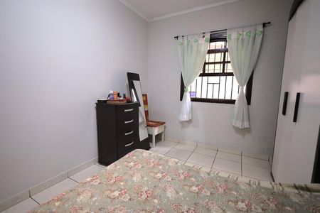 Casa à venda com 250m², 3 quartos e 4 vagas Casa à venda com 250m², 3 quartos e 4 vagasQuarto 1