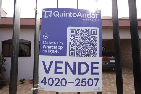 Casa à venda com 250m², 3 quartos e 4 vagas Casa à venda com 250m², 3 quartos e 4 vagasPlaca instalada