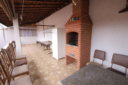 Casa à venda com 250m², 3 quartos e 4 vagas Casa à venda com 250m², 3 quartos e 4 vagasÁrea comum - Churrasqueira