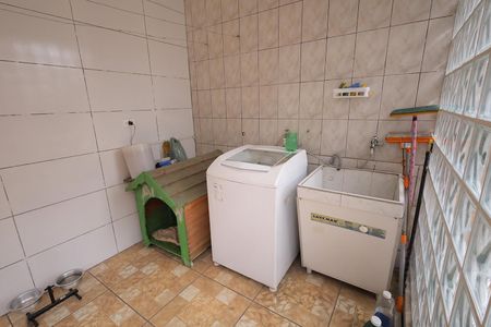 Casa à venda com 250m², 3 quartos e 4 vagas Casa à venda com 250m², 3 quartos e 4 vagasÁrea de Serviço