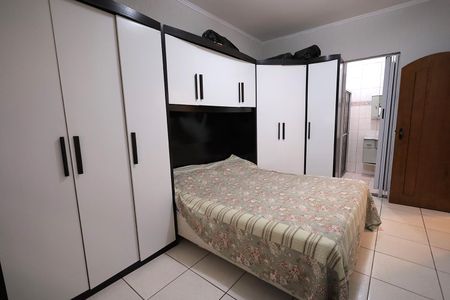 Casa à venda com 250m², 3 quartos e 4 vagas Casa à venda com 250m², 3 quartos e 4 vagasQuarto 1