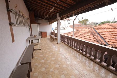 Casa à venda com 250m², 3 quartos e 4 vagas Casa à venda com 250m², 3 quartos e 4 vagasÁrea comum - Churrasqueira