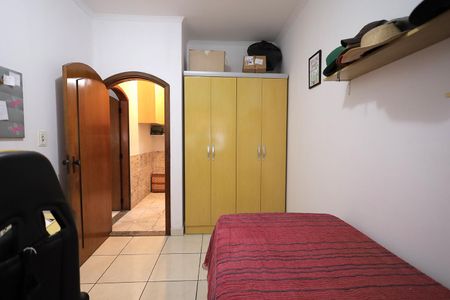 Casa à venda com 250m², 3 quartos e 4 vagas Casa à venda com 250m², 3 quartos e 4 vagasQuarto 2