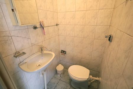 Casa à venda com 250m², 3 quartos e 4 vagas Casa à venda com 250m², 3 quartos e 4 vagasBanheiro de Serviço