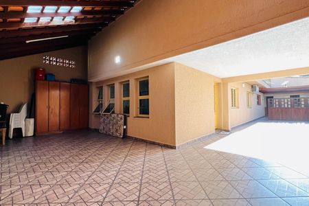 Casa à venda com 190m², 3 quartos e 5 vagasGaragem