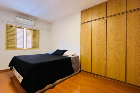 Casa à venda com 190m², 3 quartos e 5 vagasQuarto 2