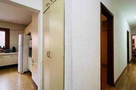 Casa à venda com 190m², 3 quartos e 5 vagasCorredor dos Dormitórios