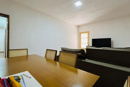 Casa à venda com 190m², 3 quartos e 5 vagasSala