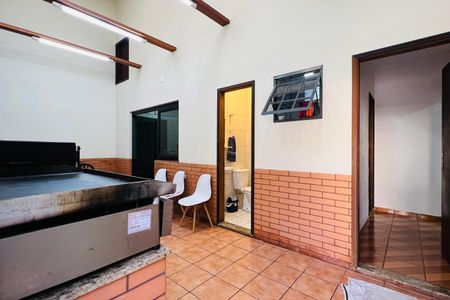 Casa à venda com 190m², 3 quartos e 5 vagasÁrea externa