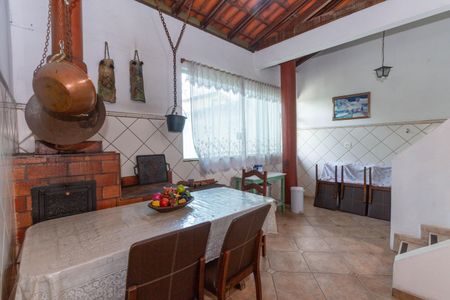 Casa à venda com 450m², 5 quartos e 4 vagasEspaço Gourmet