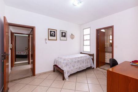 Casa à venda com 450m², 5 quartos e 4 vagasQuarto 5