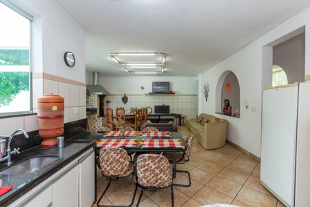 Casa à venda com 450m², 5 quartos e 4 vagasCozinha