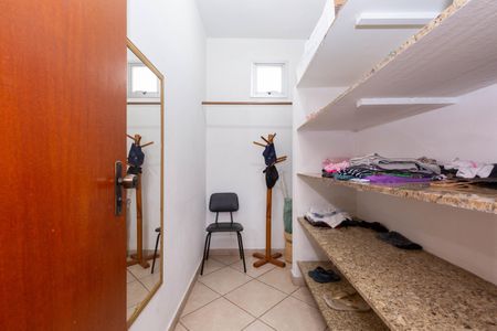 Casa à venda com 450m², 5 quartos e 4 vagasCloset do quarto 3