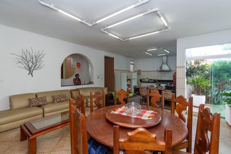 Casa à venda com 450m², 5 quartos e 4 vagasCozinha