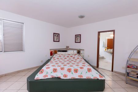 Casa à venda com 450m², 5 quartos e 4 vagasQuarto 3
