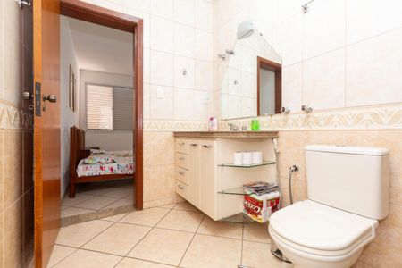 Casa à venda com 450m², 5 quartos e 4 vagasBanheiro 5