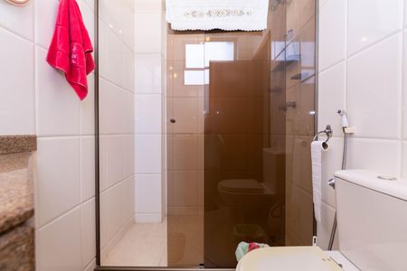 Casa à venda com 450m², 5 quartos e 4 vagasBanheiro 2