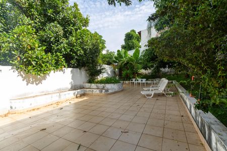 Casa à venda com 450m², 5 quartos e 4 vagasÁrea Externa