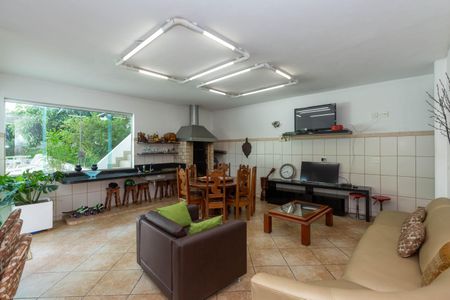 Casa à venda com 450m², 5 quartos e 4 vagasCozinha