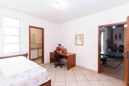 Casa à venda com 450m², 5 quartos e 4 vagasQuarto 5