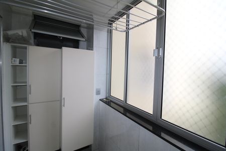 Apartamento à venda com 78m², 3 quartos e 1 vagaÁrea de Serviço