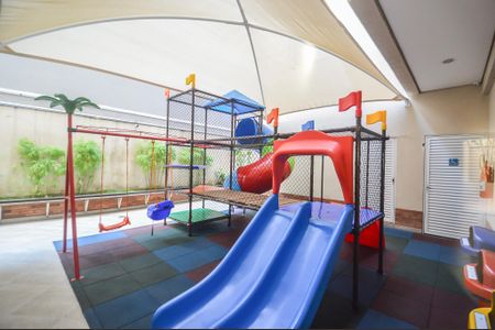 Apartamento à venda com 104m², 3 quartos e 3 vagasÁrea comum - Playground