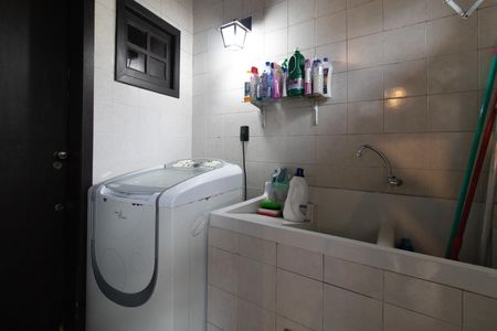 Casa à venda com 262m², 4 quartos e 3 vagas Casa à venda com 262m², 4 quartos e 3 vagasÁrea de Serviço