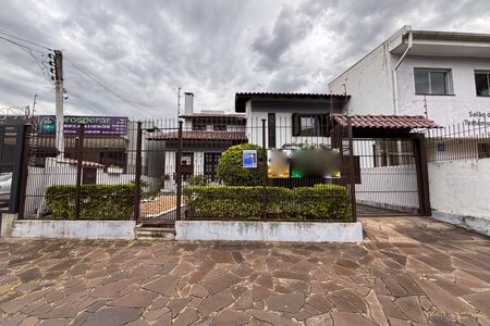 Casa à venda com 262m², 4 quartos e 3 vagas Casa à venda com 262m², 4 quartos e 3 vagasFachada