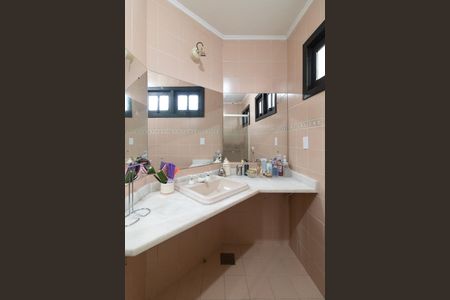 Casa à venda com 262m², 4 quartos e 3 vagas Casa à venda com 262m², 4 quartos e 3 vagasBanheiro suíte 3