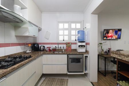 Casa à venda com 262m², 4 quartos e 3 vagas Casa à venda com 262m², 4 quartos e 3 vagasCozinha