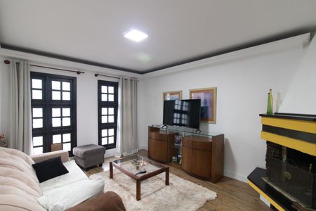 Casa à venda com 262m², 4 quartos e 3 vagas Casa à venda com 262m², 4 quartos e 3 vagasSala