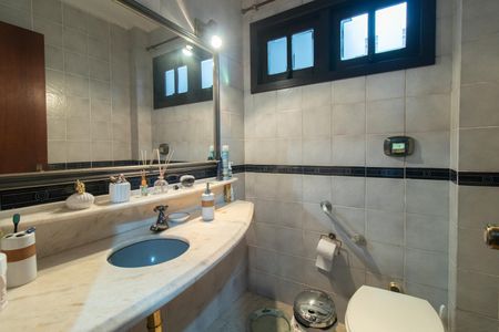 Casa à venda com 262m², 4 quartos e 3 vagas Casa à venda com 262m², 4 quartos e 3 vagasLavabo