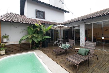 Casa à venda com 262m², 4 quartos e 3 vagas Casa à venda com 262m², 4 quartos e 3 vagasÁrea comum