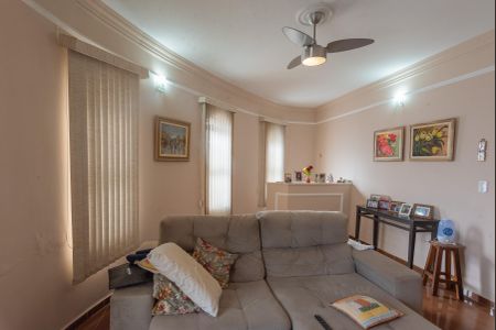 Casa à venda com 280m², 3 quartos e 6 vagasSala