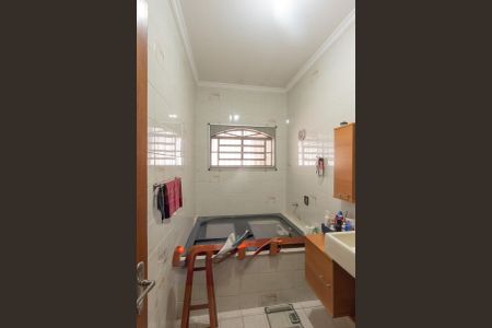 Casa à venda com 280m², 3 quartos e 6 vagasBanheiro da Suíte