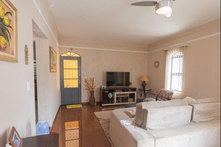 Casa à venda com 280m², 3 quartos e 6 vagasSala