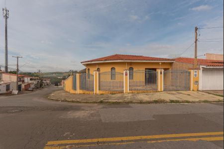 Casa à venda com 280m², 3 quartos e 6 vagasFachada