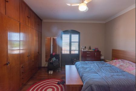 Casa à venda com 280m², 3 quartos e 6 vagasSuíte