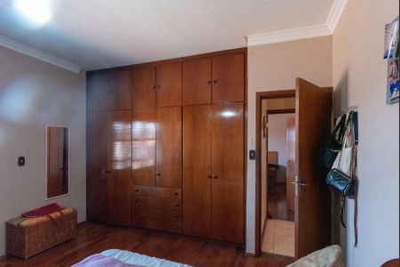 Casa à venda com 280m², 3 quartos e 6 vagasQuarto 1