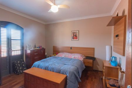 Casa à venda com 280m², 3 quartos e 6 vagasSuíte