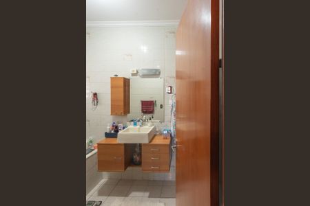 Casa à venda com 280m², 3 quartos e 6 vagasBanheiro da Suíte