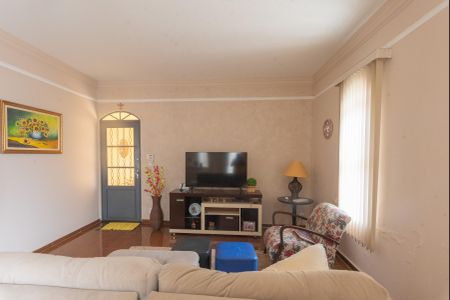 Casa à venda com 280m², 3 quartos e 6 vagasSala