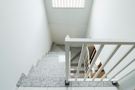 Casa à venda com 136m², 3 quartos e 2 vagasEscada