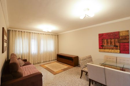 Casa à venda com 136m², 3 quartos e 2 vagasSala